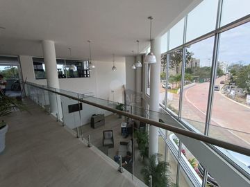 Casa en venta Residencial Vía Cumbres, Cancun de 4 recamaras y 4 baños completos, cuarto servicio