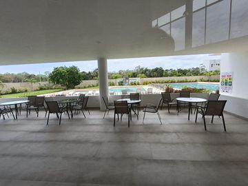 Casa en venta Residencial Vía Cumbres, Cancun de 4 recamaras y 4 baños completos, cuarto servicio