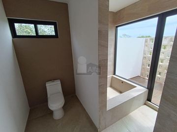 Casa en venta Residencial Vía Cumbres, Cancun de 4 recamaras y 4 baños completos, cuarto servicio