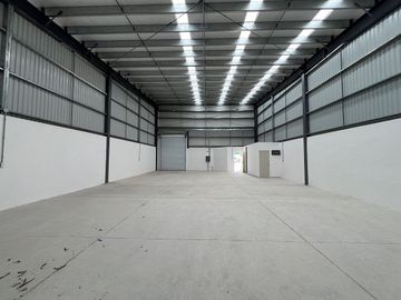 Bodega Industrial cerca de estación TREN MAYA, sobre carretera Mérida-Cancún.