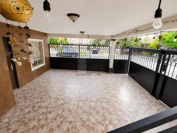 Casa en venta al sur de Saltillo en Hacienda el cortijo