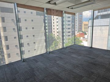 Oficina 366m2 acondicionada en Jardines del pedregal