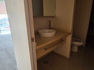 Oficina 366m2 acondicionada en Jardines del pedregal