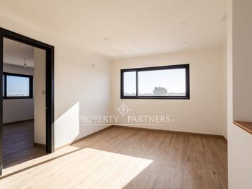 Casa nueva estilo mediterráneo en condominio exclusivo en Serena Golf