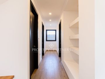 Casa nueva estilo mediterráneo en condominio exclusivo en Serena Golf