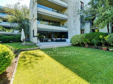Departamento con finas terminaciones y con jardín privado