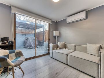 Acogedora casa familiar con amplio terreno en Ñuñoa