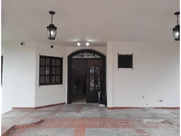 VENDO CASA HATO PINTADO DE 3 NIVELES
