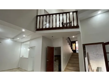 VENDO CASA HATO PINTADO DE 3 NIVELES