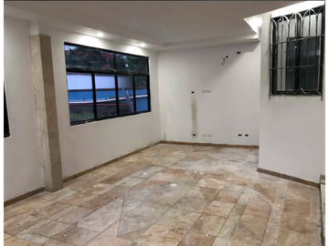 VENDO CASA HATO PINTADO DE 3 NIVELES