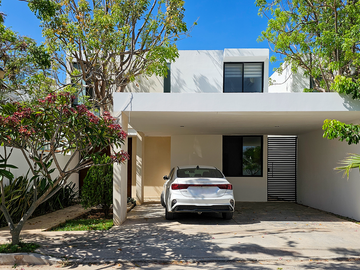 Casa en Venta en Real Montejo Mérida con cochera techada 3 recámaras y alberca