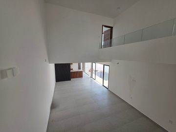 Casa en Venta con 4 recámaras, alberca en Lomas Diamante