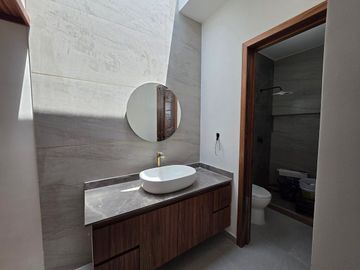 Casa en Venta con 4 recámaras, alberca en Lomas Diamante