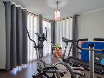 Vive el lujo desde el primer día, Casa amoblada en Jardines del Sur