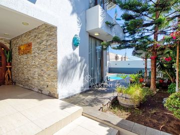Vive el lujo desde el primer día, Casa amoblada en Jardines del Sur