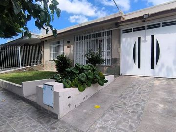 VENTA CASA EN BARRIO TRAPICHE, EXCELENTE UBICACION