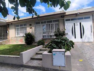 VENTA CASA EN BARRIO TRAPICHE, EXCELENTE UBICACION