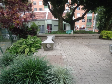VENTA DE APARTAMENTO EN LOMA DE LOS BERNAL