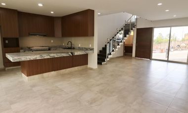 CASA EN VENTA EN MORELIA, ZONA ALTOZANO