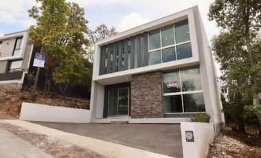 CASA EN VENTA EN MORELIA, ZONA ALTOZANO