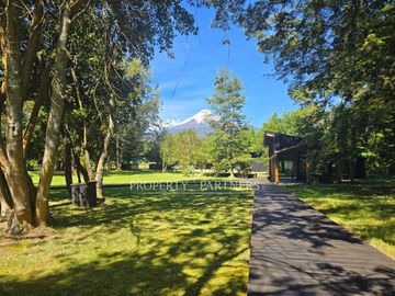 Precioso terreno de 23,76 ha con acceso al lago y vista panorámica al volcán Osorno y el Lago Llanquihue