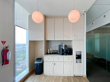 Ruang kerja fleksibel di Regus Menara Palma Simatupang