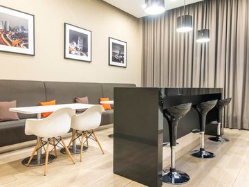 Ruang kerja, layanan, dan dukungan untuk membantu Anda bekerja lebih baik di Regus Equity Tower