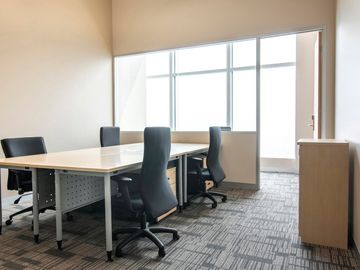 Ruang kerja, layanan, dan dukungan untuk membantu Anda bekerja lebih baik di Regus Equity Tower