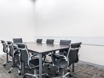 Ruang kerja, layanan, dan dukungan untuk membantu Anda bekerja lebih baik di Regus Equity Tower