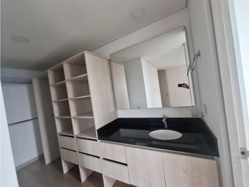 AMPLIO APARTAMENTO EN AVENIDA SUR