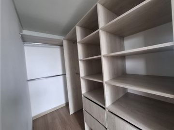 AMPLIO APARTAMENTO EN AVENIDA SUR