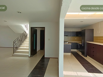 Casa en Metepec sobre Av. Independencia para quien prioriza ubicación