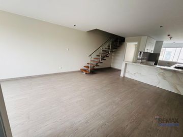 Departamento Duplex de estreno en Venta