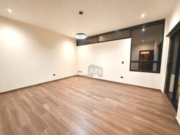 Casa en venta al sur de Saltillo en Fracc. La Cañada