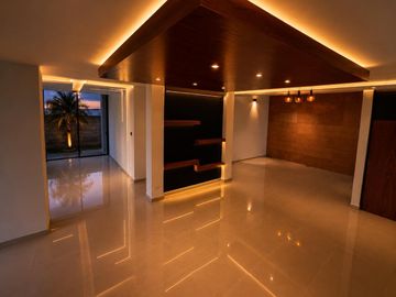 Casa en  venta con 4 recamaras en Lomas de Angelopolis Parque Victoria.