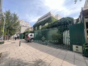 Gran Propiedad Comercial en el Corazón de Providencia.  593 m2