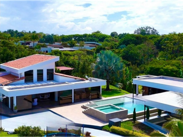 Casa campestre en condominio para la venta en Cerritos, Pereira!!!