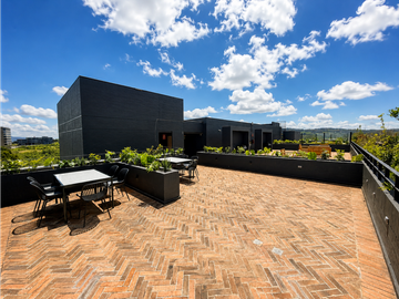 VENTA APARTA-LOFT EN ENVIGADO, SECTOR ALTO DE PALMAS - USHUAYA