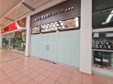 Se alquila local comercial en Albrook.