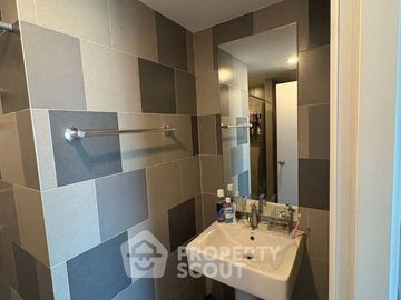 1-BR Condo at Chewathai Phetkasem 27 near MRT Bang Wa