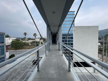 Oficina en Venta, En Santa Engracia, San Pedro Garza Gacía, Nuevo León.