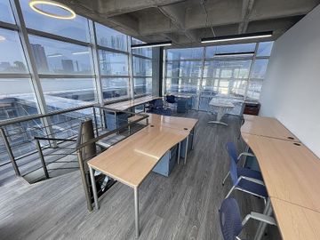 Oficina en Venta, En Santa Engracia, San Pedro Garza Gacía, Nuevo León.