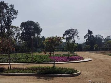 Venta de Terreno con estacionamiento en Condominio Exclusivo Fundo Pradera de Pachacamac I