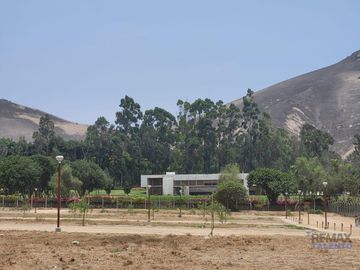 Venta de Terreno con estacionamiento en Condominio Exclusivo Fundo Pradera de Pachacamac I
