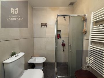 Bajo de precio, Venta Casa Lote propio 6 ambientes con amplia terraza y lavadero, Parque Chacabuco.