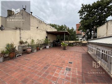 Bajo de precio, Venta Casa Lote propio 6 ambientes con amplia terraza y lavadero, Parque Chacabuco.