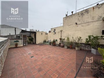 Bajo de precio, Venta Casa Lote propio 6 ambientes con amplia terraza y lavadero, Parque Chacabuco.
