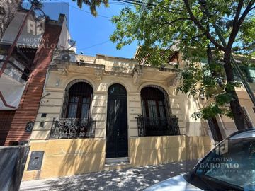 Bajo de precio, Venta Casa Lote propio 6 ambientes con amplia terraza y lavadero, Parque Chacabuco.