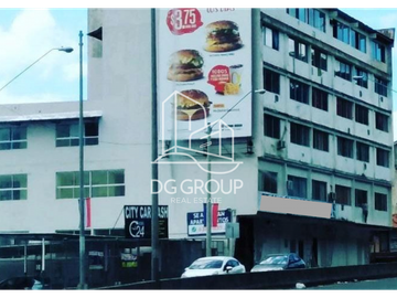 Venta de edificio completo en 4 de julio Santa Ana