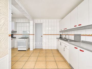 Amplia y cómoda casa de 2 pisos, sector Bilbao, parque Padre Hurtado